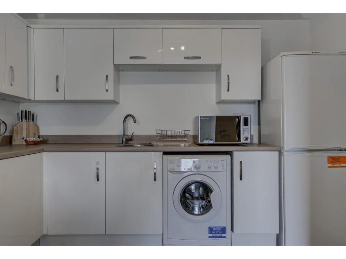 Large, Spacious And Modern Apt For 4 In Mánchester Exterior foto