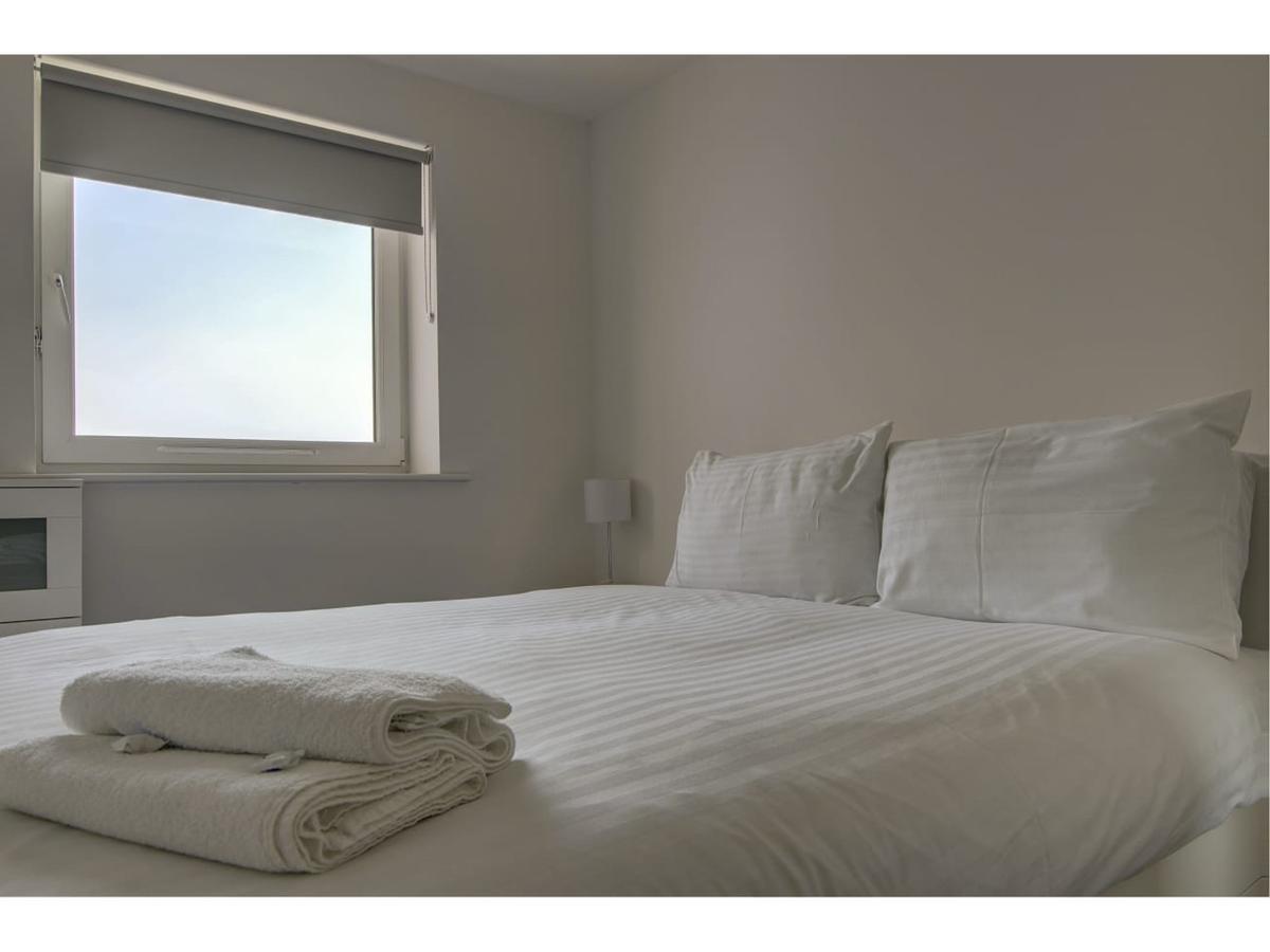 Large, Spacious And Modern Apt For 4 In Mánchester Exterior foto