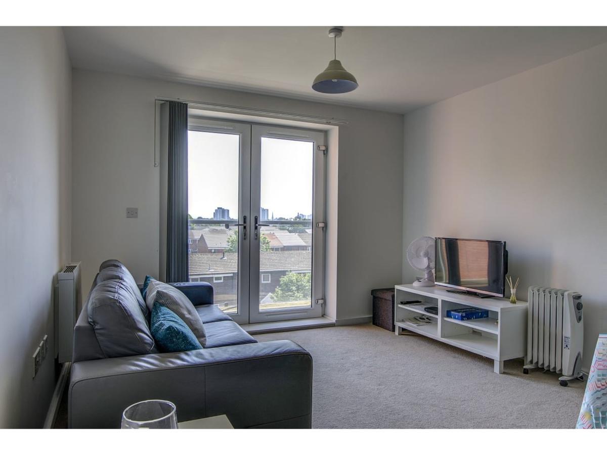 Large, Spacious And Modern Apt For 4 In Mánchester Exterior foto