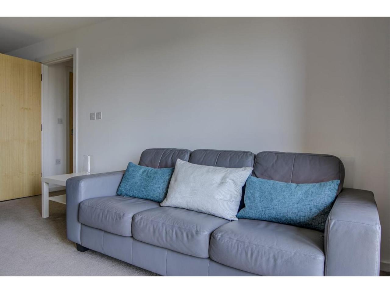 Large, Spacious And Modern Apt For 4 In Mánchester Exterior foto